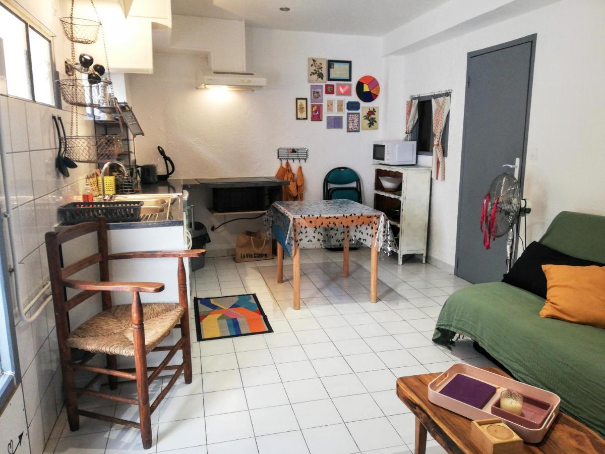 Charmant appartement en centre-ville médiéval Gigean Exterior foto